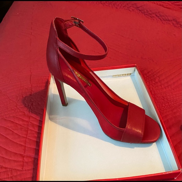 Nice Ruby Red BCBG Heels. - Picture 3 of 5
